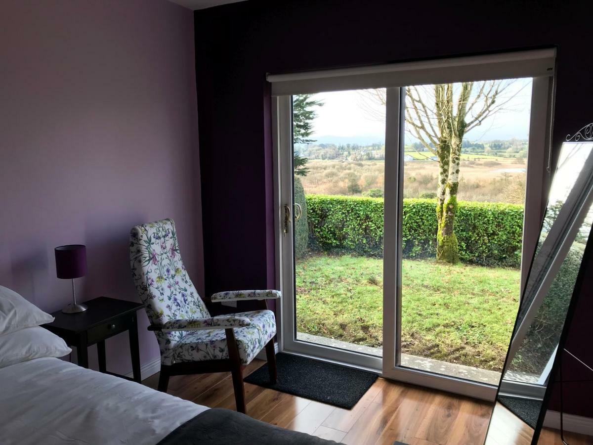 Mick'S Cottage Loughrea Ngoại thất bức ảnh